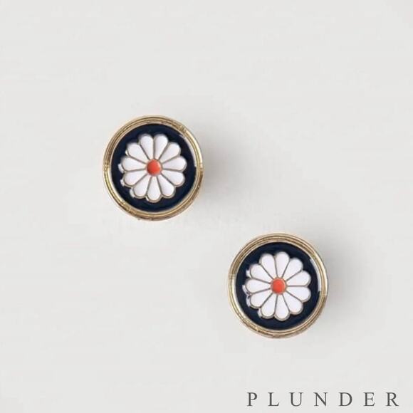 New Plunder “Ensley” Flower Stud Earrings (.75") - Picture 1 of 5